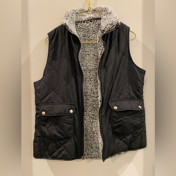 Reversible Vest! - Picture 5 of 11